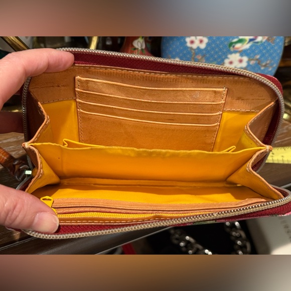 Dooney Bourke Floral Garden Roses Medium Zip Around Wallet Coated Canvas Leather - Picture 6 of 12